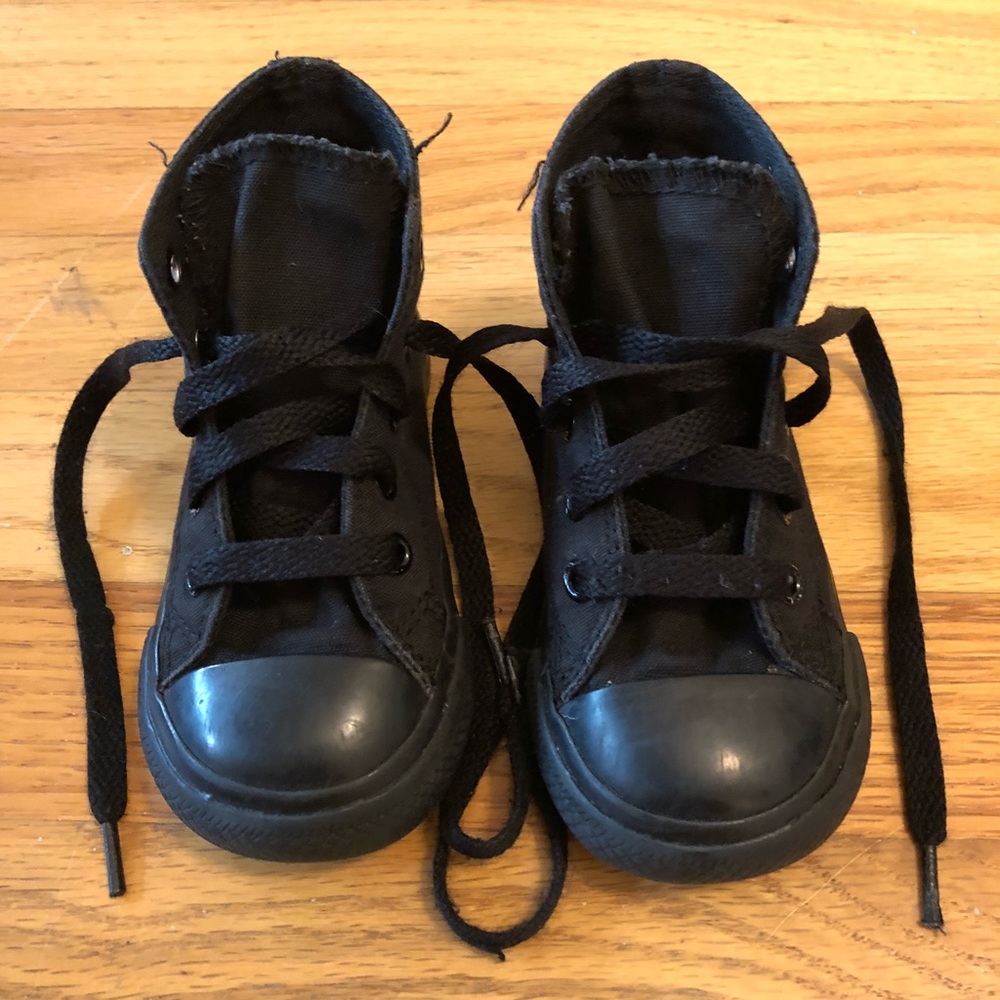 2for1 Converse BONUS second pair of shoes for free